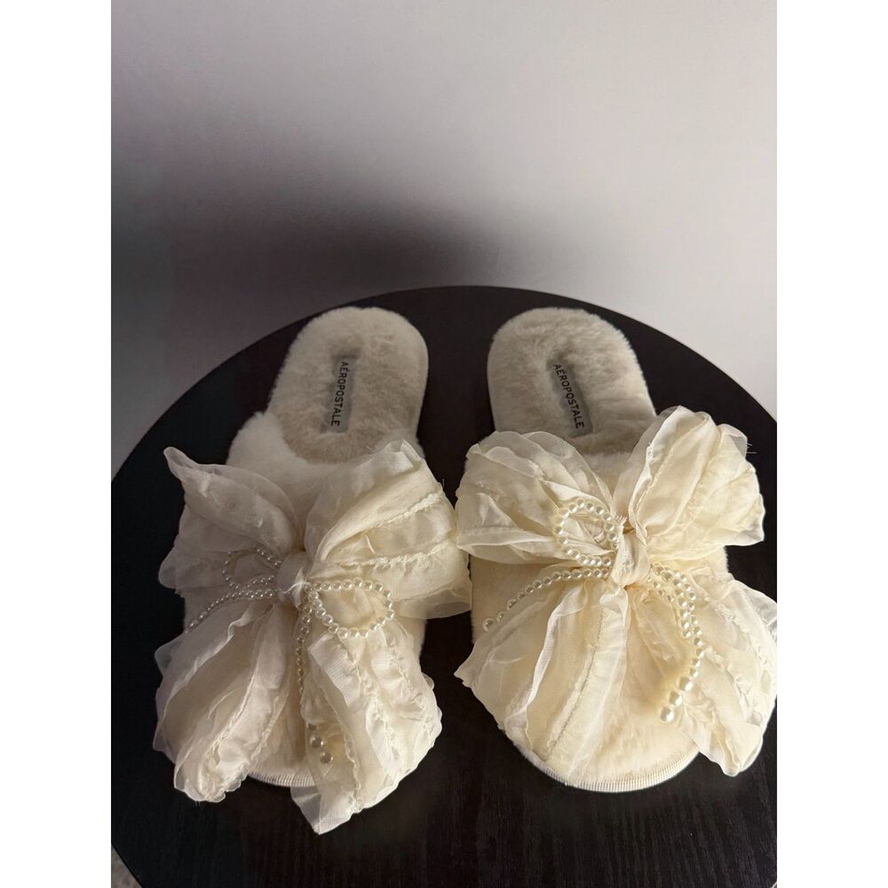 Aéropostale Ivory Faux Fur Bow Pearl Slippers Women’s L Large 9-10